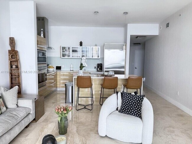 Photo - 2020 N Bayshore Dr Unidad 2704