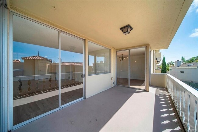 Building Photo - 103 N Ravenna Dr Unit 14