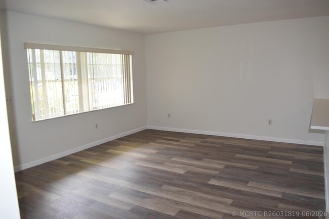 Photo - 1881 SE Airoso Blvd