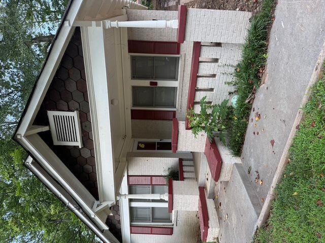 Building Photo - 1019 Deckner Ave SW Rental