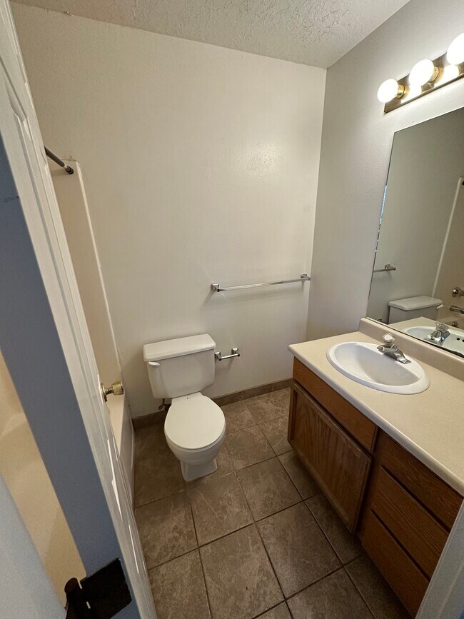 Photo - Nottingham Apartments