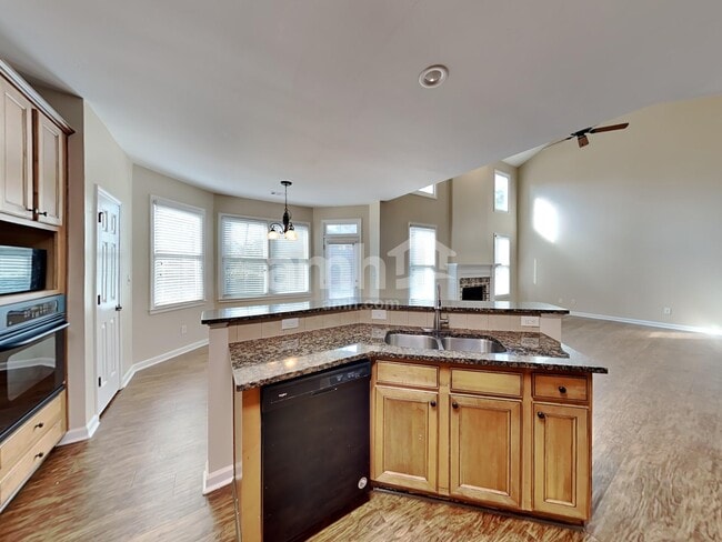 Photo - 3215 Thimbleberry Trail