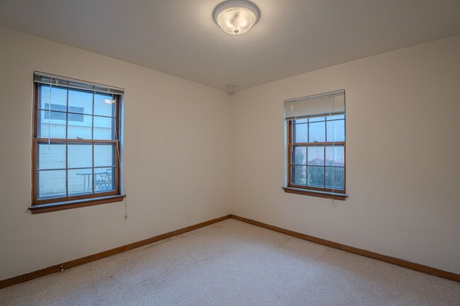 4204 N Olsen Ave Unit 2