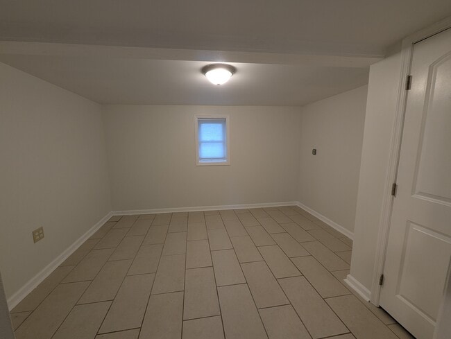 Photo - 1325 E 40th St Unit B