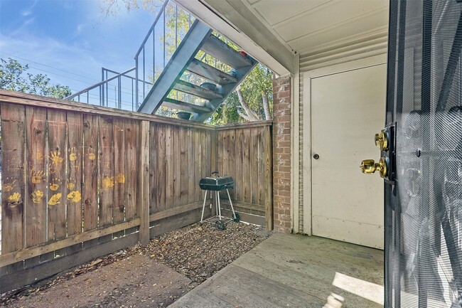 Photo - 3900 Woodchase Dr Unidad 67