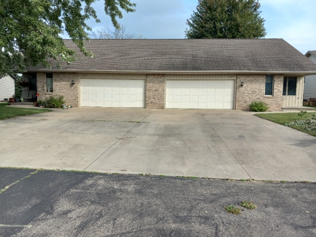 Building Photo - 1675 Delta Dr Unit 1 Rental