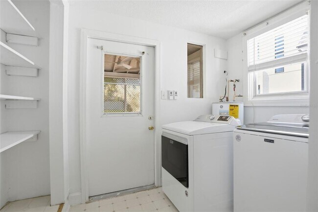 Photo - 1106 W Peninsular St