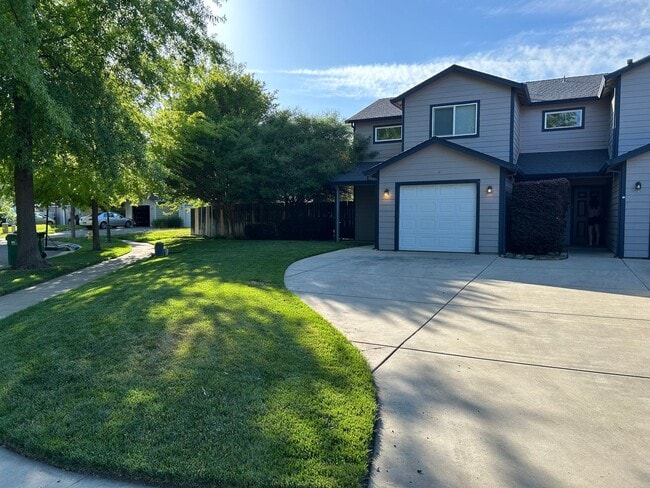 Building Photo - 582 Morgan Dr Unit 1