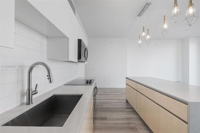 Photo - 101 Diplomat Pkwy Unit 1202