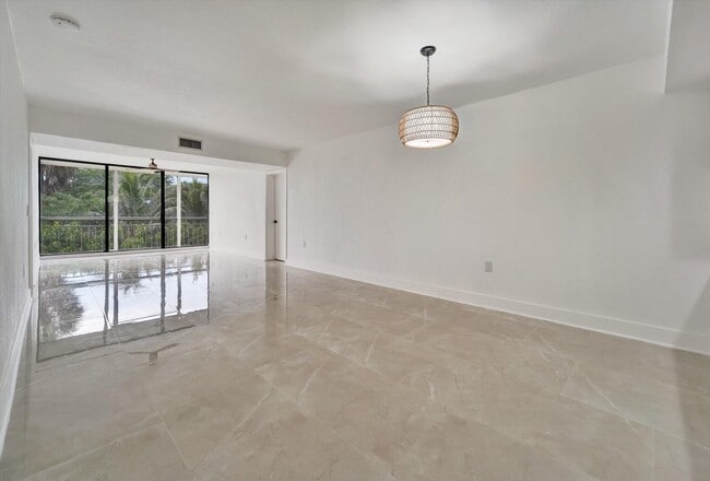 Photo - 6181 Balboa Cir Unit 303