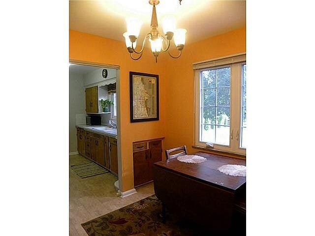 Photo - 2843 Castleton Ave