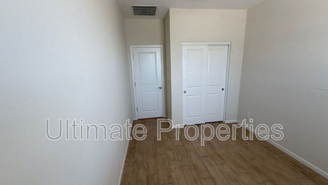 Photo - 18148 W Daley Ln