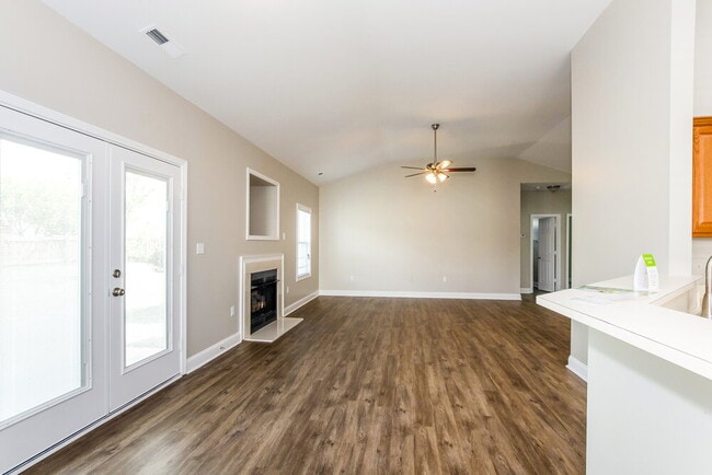 Photo - 1432 Standish Dr