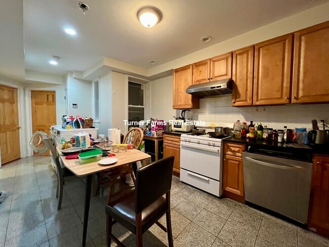 Photo - 179 Northampton St Unit 3