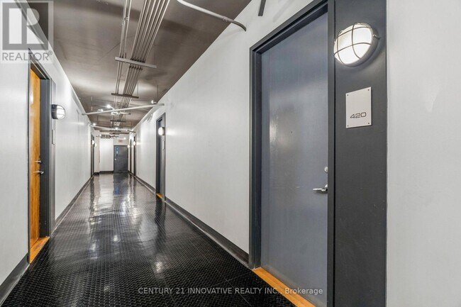 Photo - 160 Baldwin St Unit 420