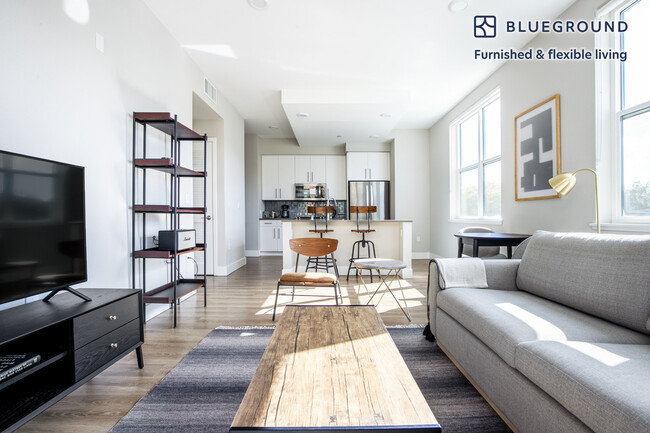 Building Photo - 331 El Camino Real Rental