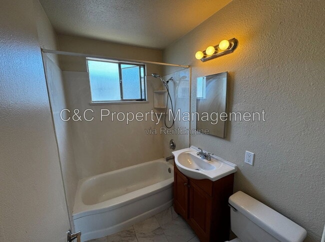 Photo - 2780 Argyll Ave Unit D