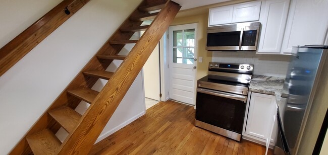 Building Photo - 11 Park Circle Rd Unit Private In-law Suite Apartment Rental