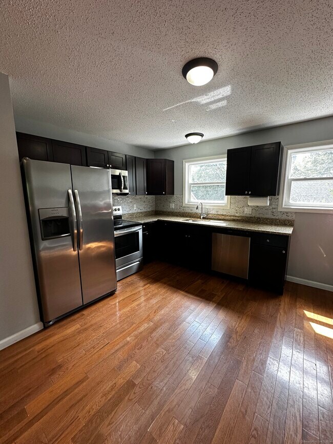 333 Hillside Ave Unidad APT 8 Torrington, CT