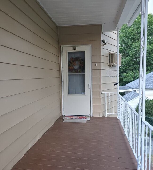 Photo - 161 Johnson St