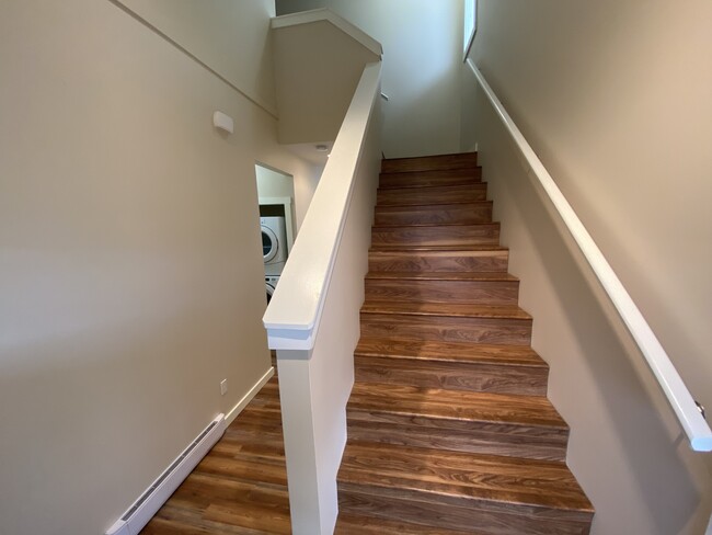 Photo - 1606-1688 88 Ave