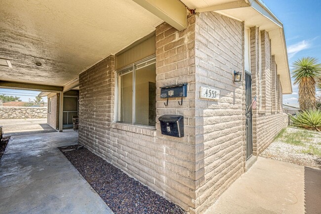 Building Photo - Beautiful 2 bed - 1 baths apartment  part ... Unit B