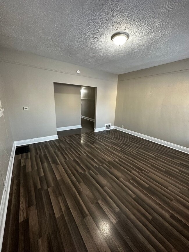 Photo - 1608-1610 12th Ave Moline, IL Unit 1610