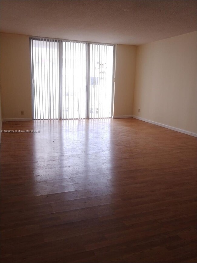 Photo - 16710 NE 9th Ave Unit 607