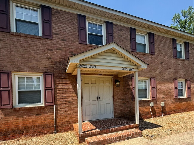 Building Photo - 2623 Vail Ave