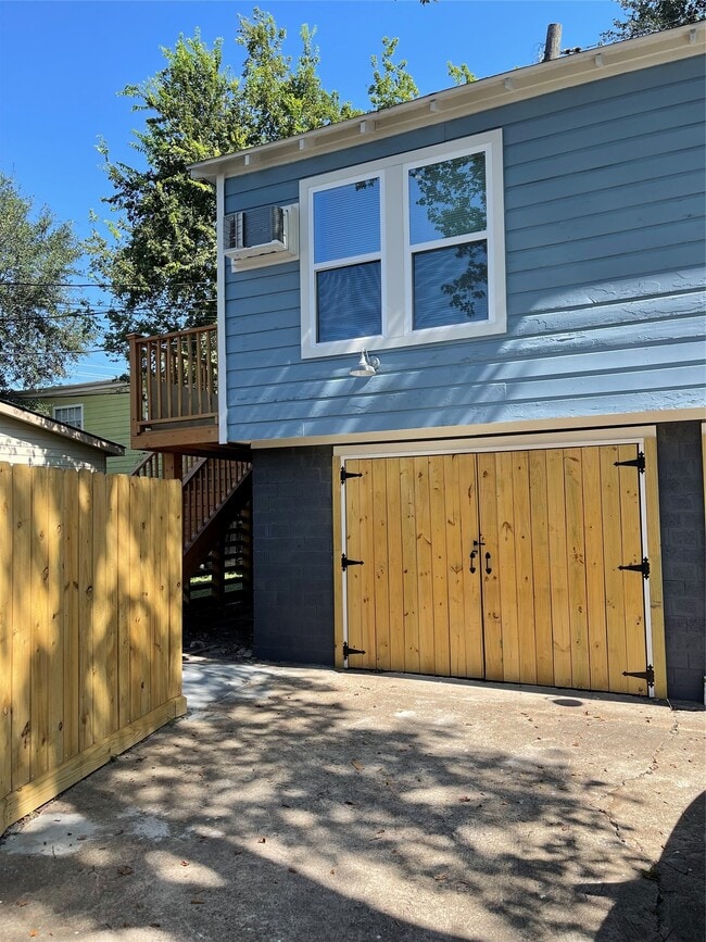 Building Photo - 1411 Godwin St