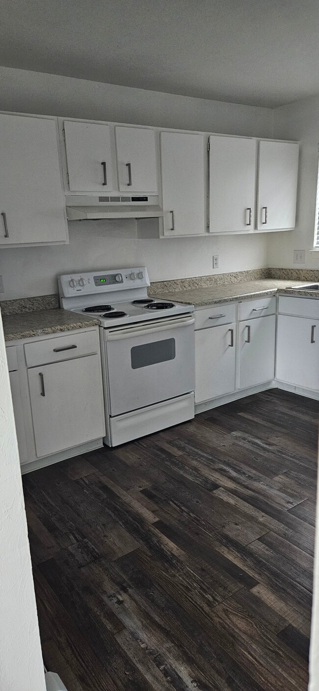 Top Unit - 2221 Cooper Ave Unit 2219 Cooper Ave Top