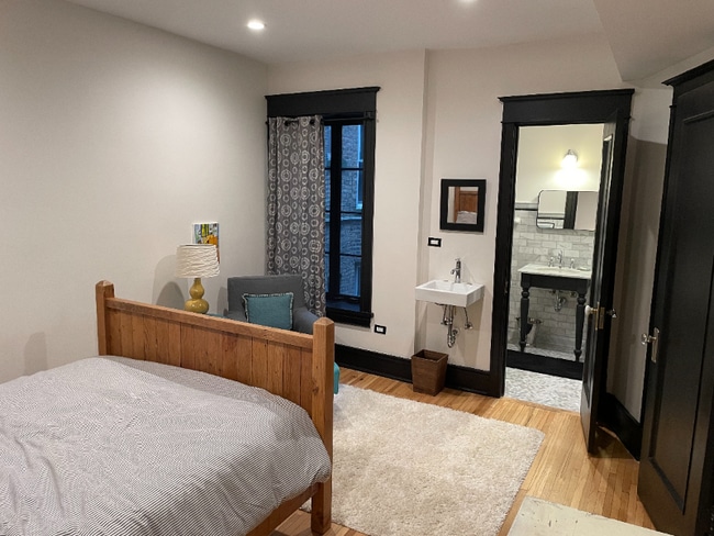 Photo - 1126 W Morse Ave Unit 2W