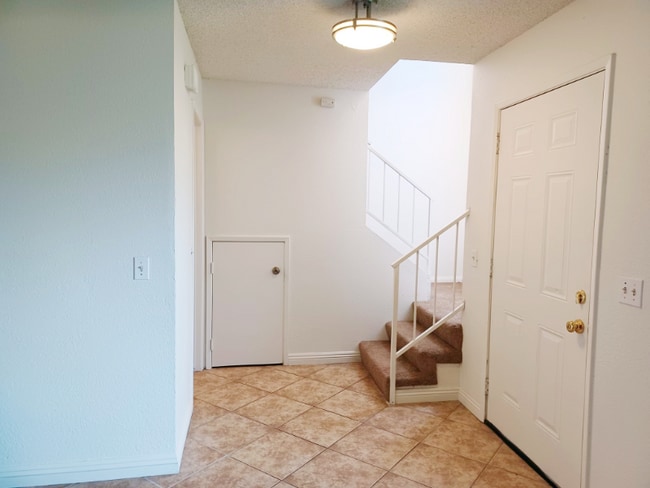 Building Photo - 127 Tiger Ln Rental