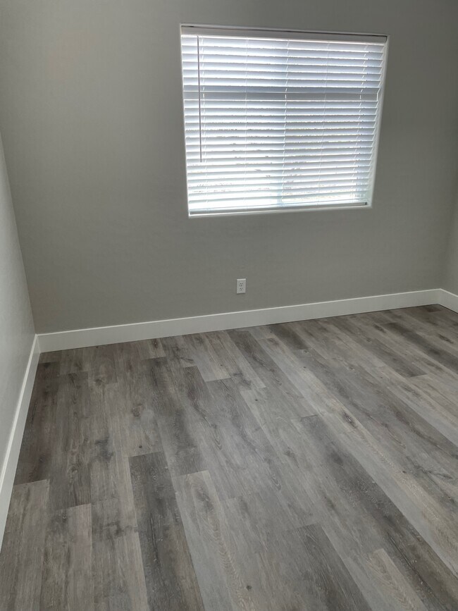 Photo - 1410 Star Rd Unit 4