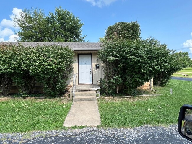 Building Photo - 3335 E Sunset St Unit A