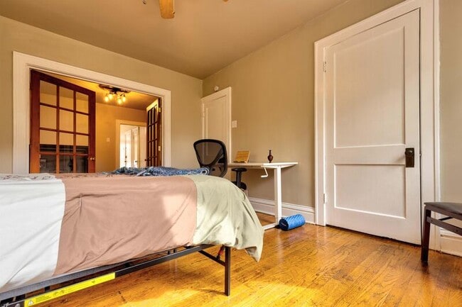 Photo - 3945-3947 Utah St