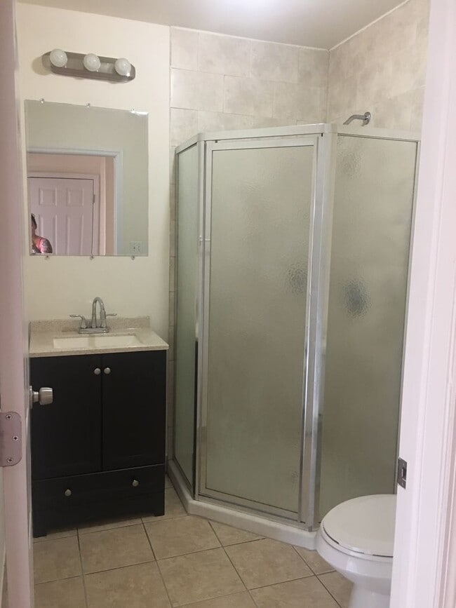 Photo - 342 HAWTHORNE Unit 3