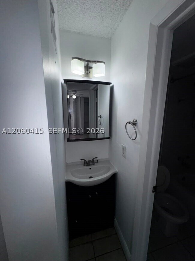 Photo - 19715 SW 114th Ave Unit 357