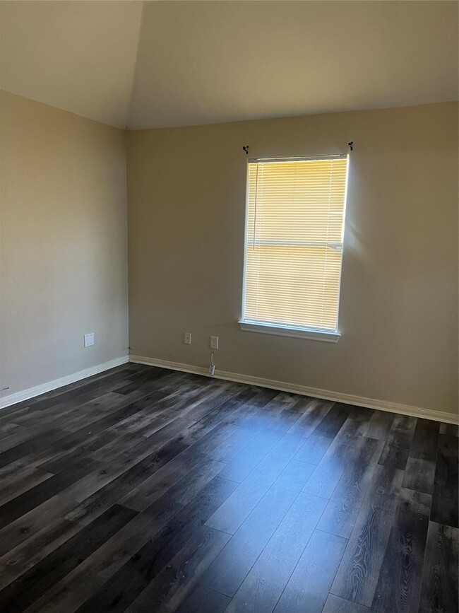 Photo - 4221 Clover St