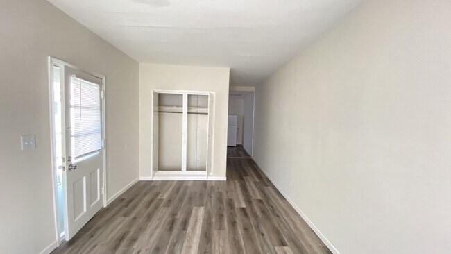 Photo - 214 E Crawford St Unidad 1/2