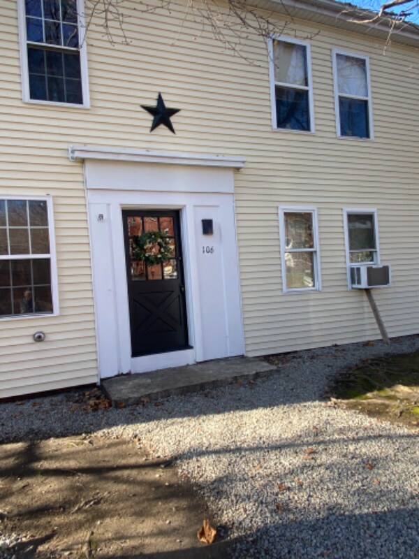 Photo - 106 Depot Square Unit Apt #3