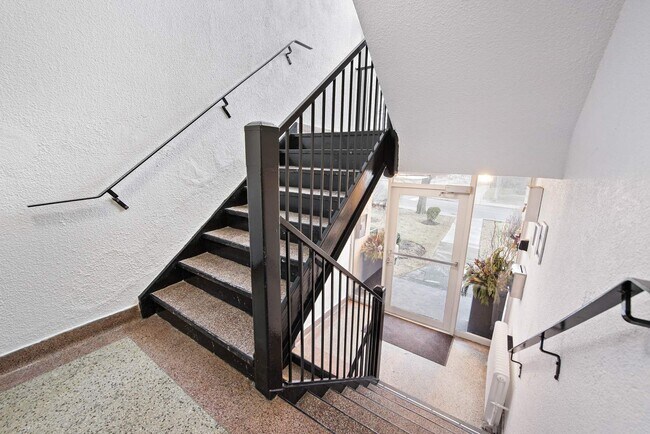 Photo - 327 Chisholm