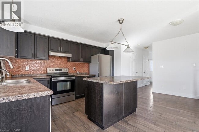 Photo - 287 Westmeadow Dr