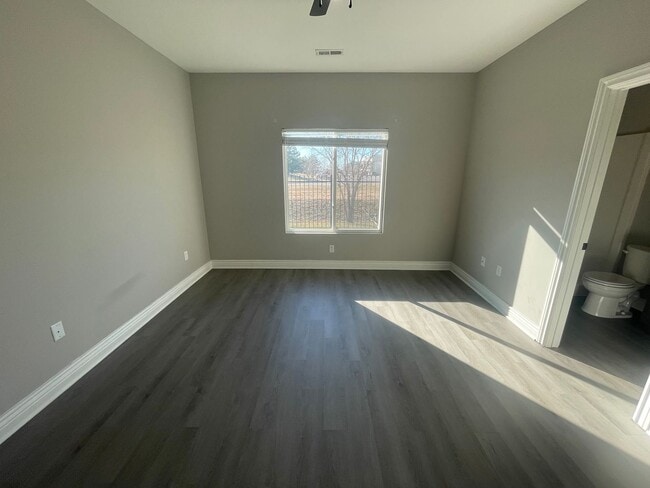 Photo - 5533/35 N Edwards Cir Unidad 5535