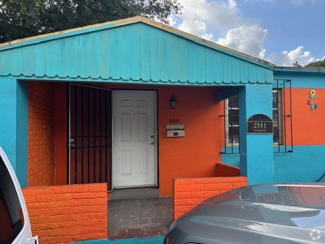 Building Photo - 2511 NW 22nd Ave Rental