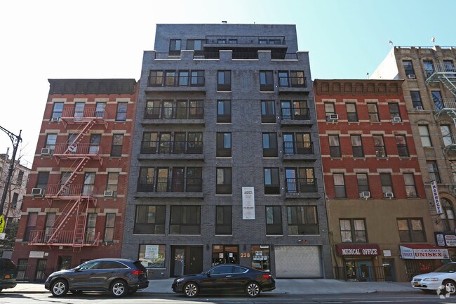 Photo - 238 E 106th St