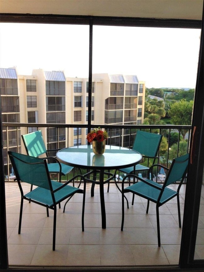 Photo - 20 Royal Palm Way Unit 6040