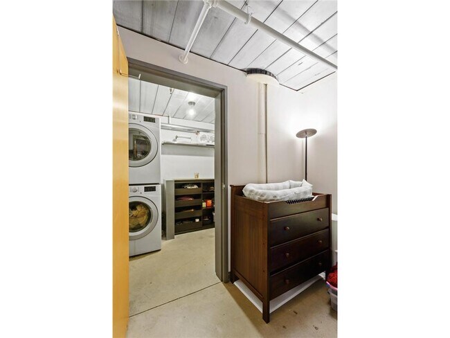 Photo - 250 Park Ave Unidad 712