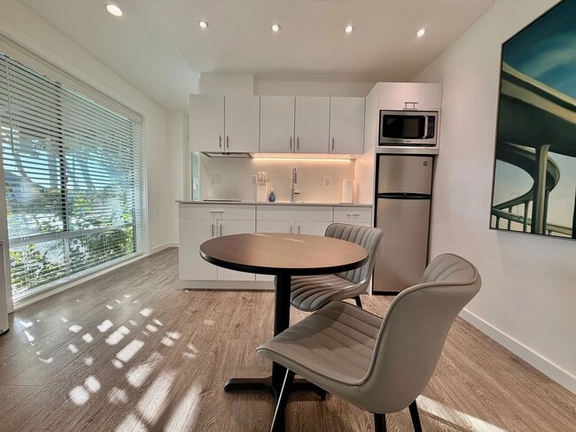 Wilshire Embassy Apartments