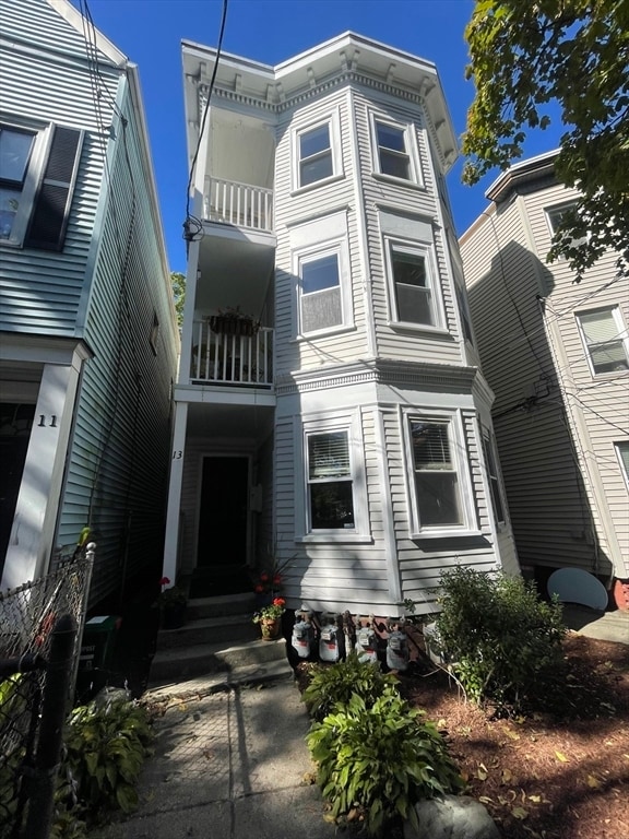 Photo - 13 Howard St Unit 1